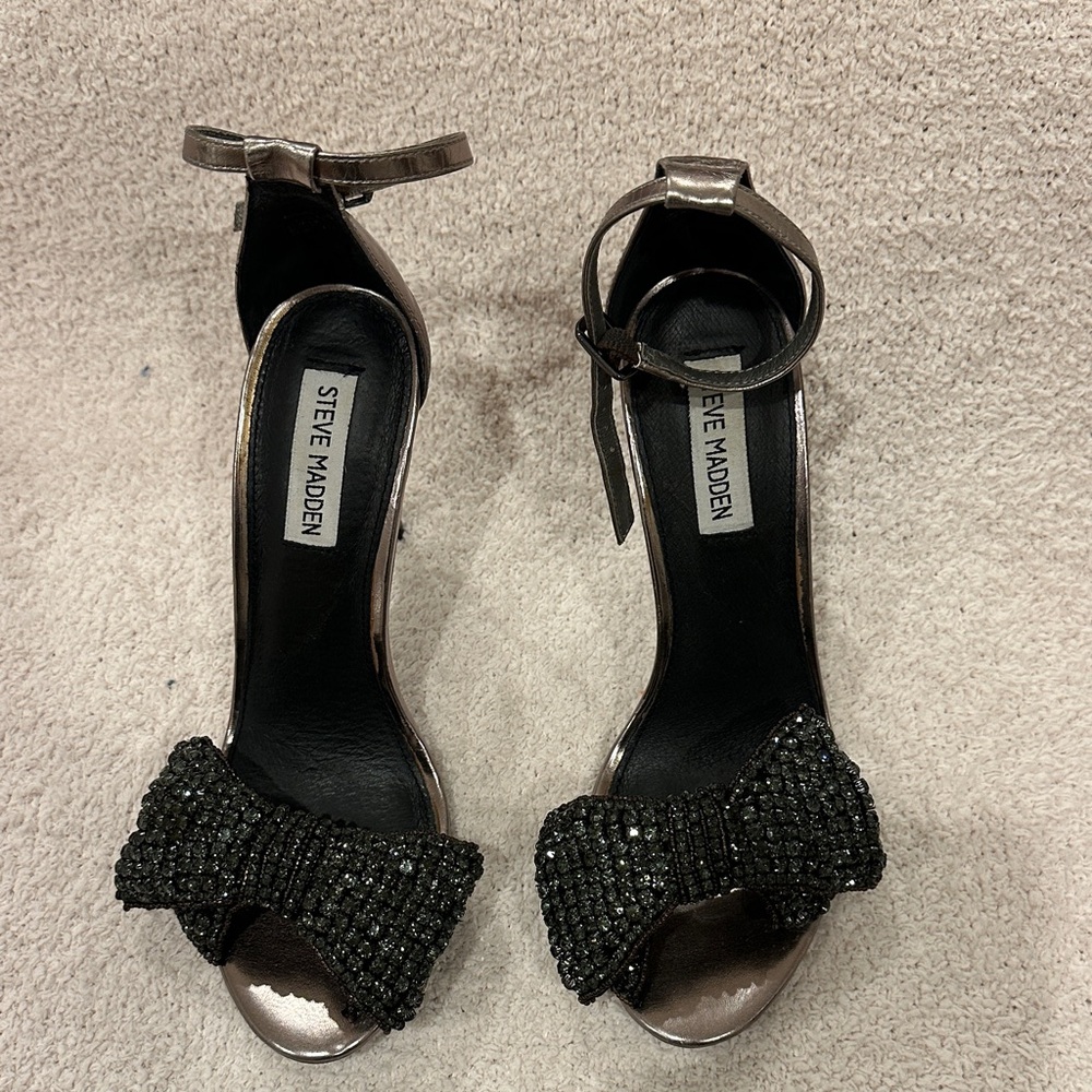 Steve Madden Metallic Black Bow Heels 8